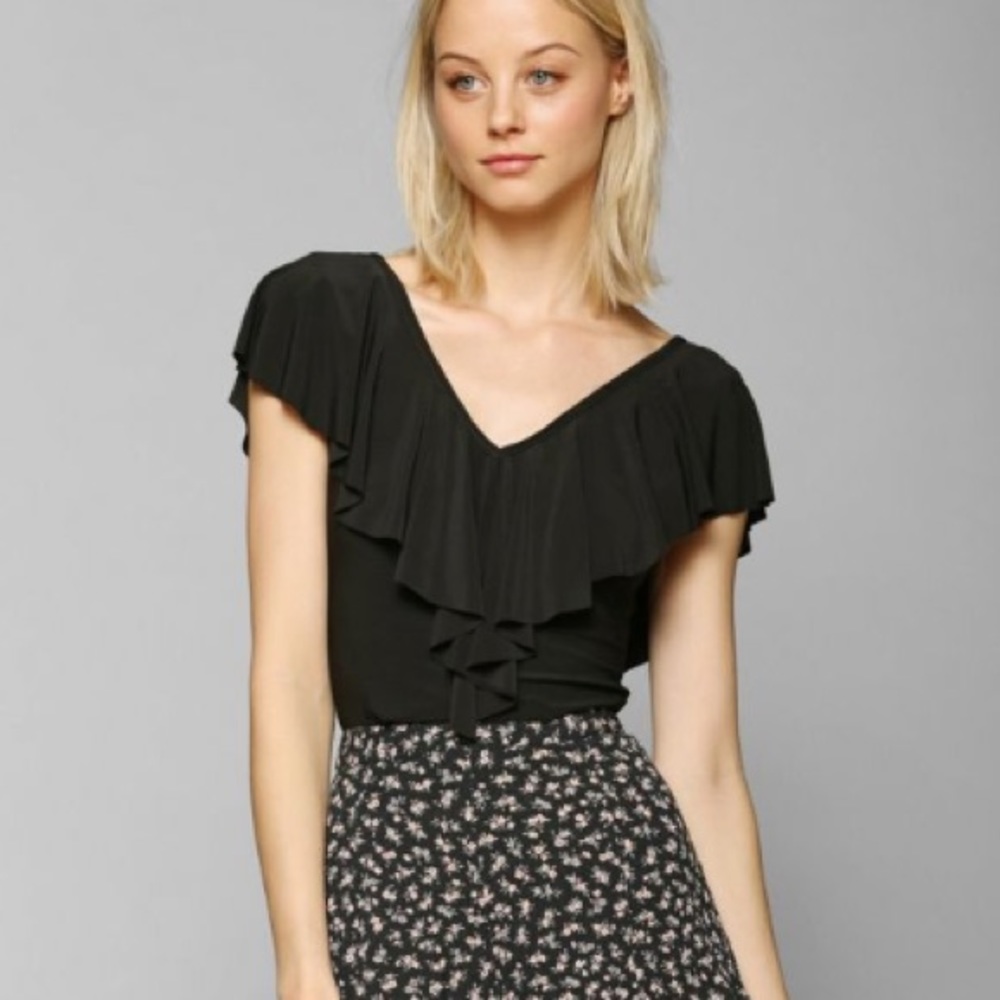 Pins And Needles Ruffle V-Neck Top BLACK